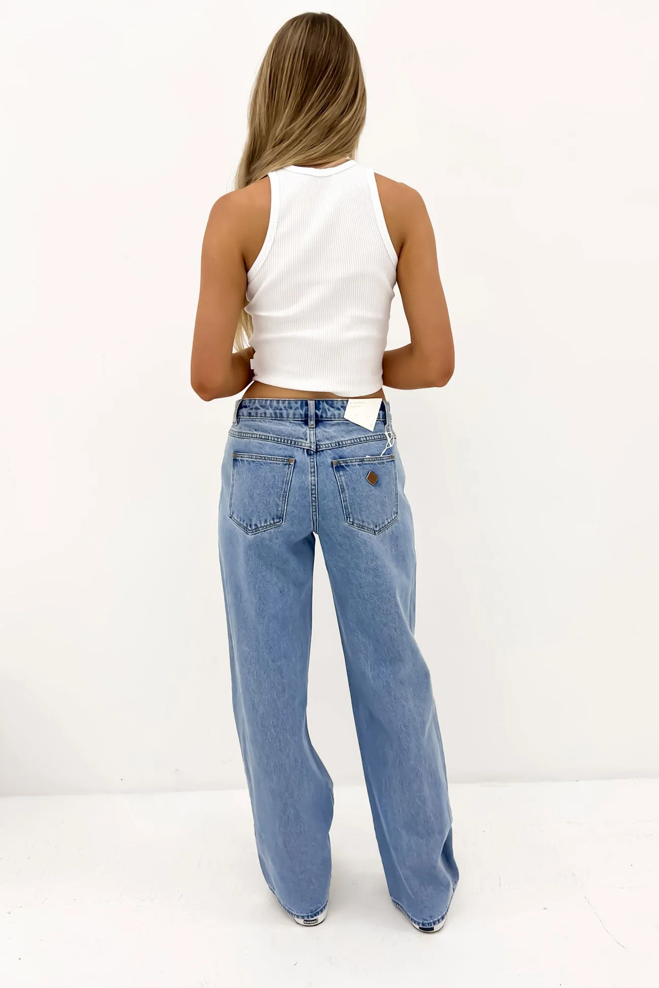 A 99 Baggy Jean Gigi