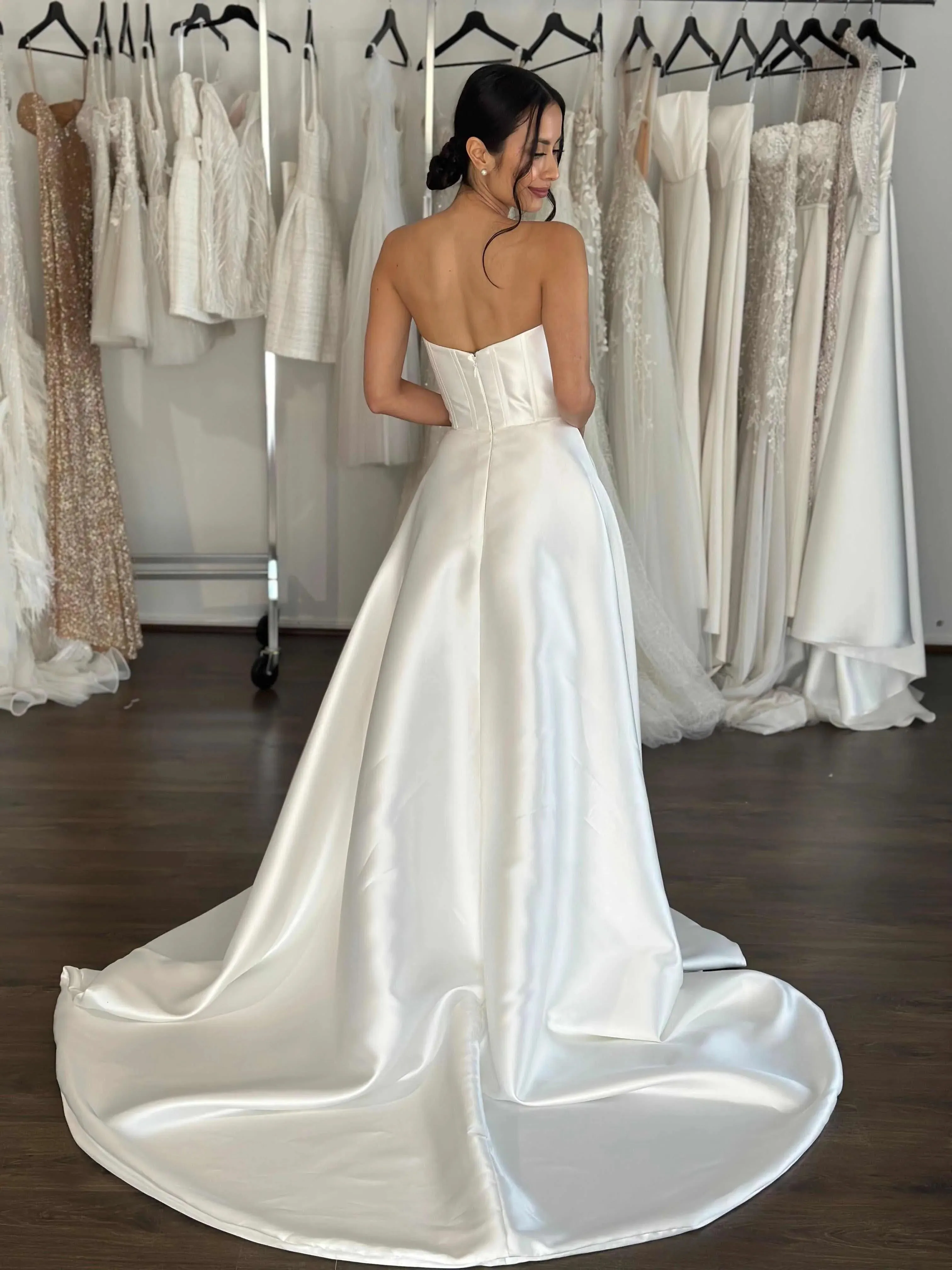 Dramatic full skirt Wedding Dress  Satin Bridal Gown Skirt Vestido De Novia Bow Court Train Dress